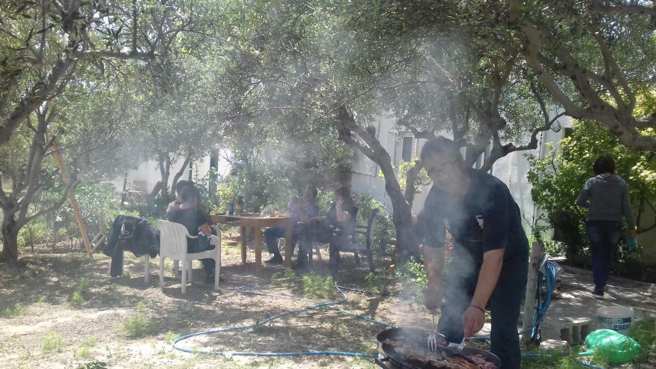 בית הארחה קמילרי 	To Spiti Tou Papa Sto Vouno מראה חיצוני תמונה